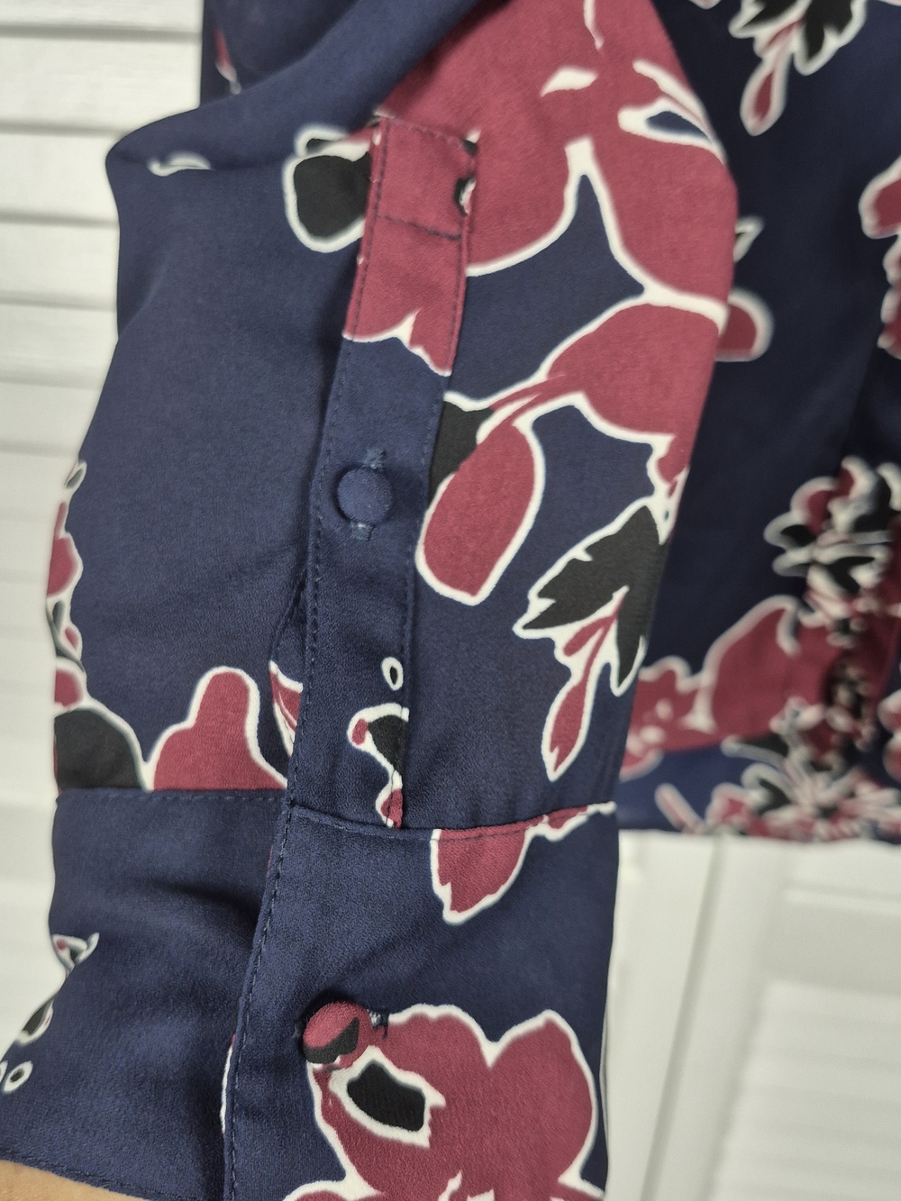 Express Portofino Slim Floral Button Up Blouse Navy Pink Size S/P - Picture 9 of 10